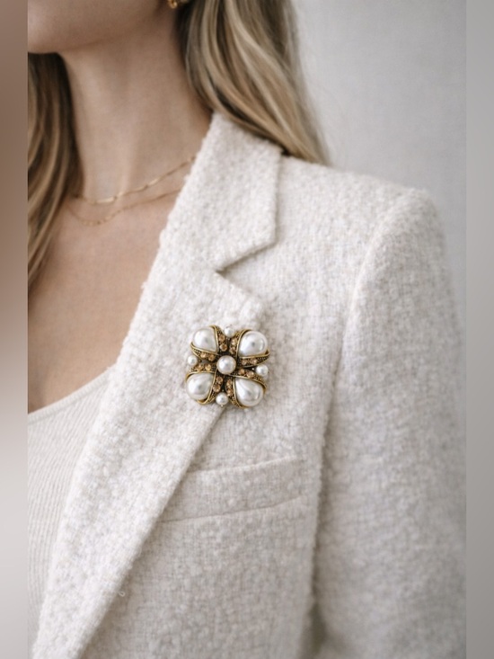 Boutique Jewelry - Vintage Style Pearl Gold Tone Brooch Floral Statement Pin Gift Box New